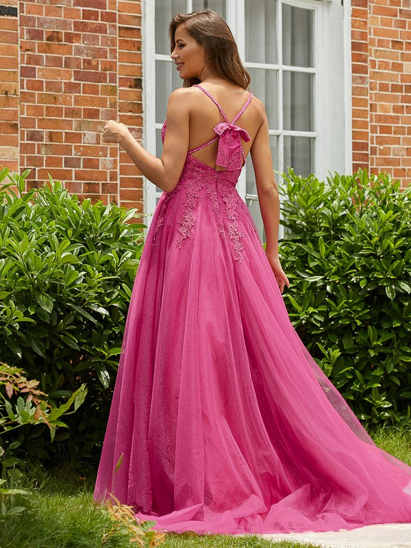 Robes en tulle avec appliques, col en V, sans manches, traîne courte